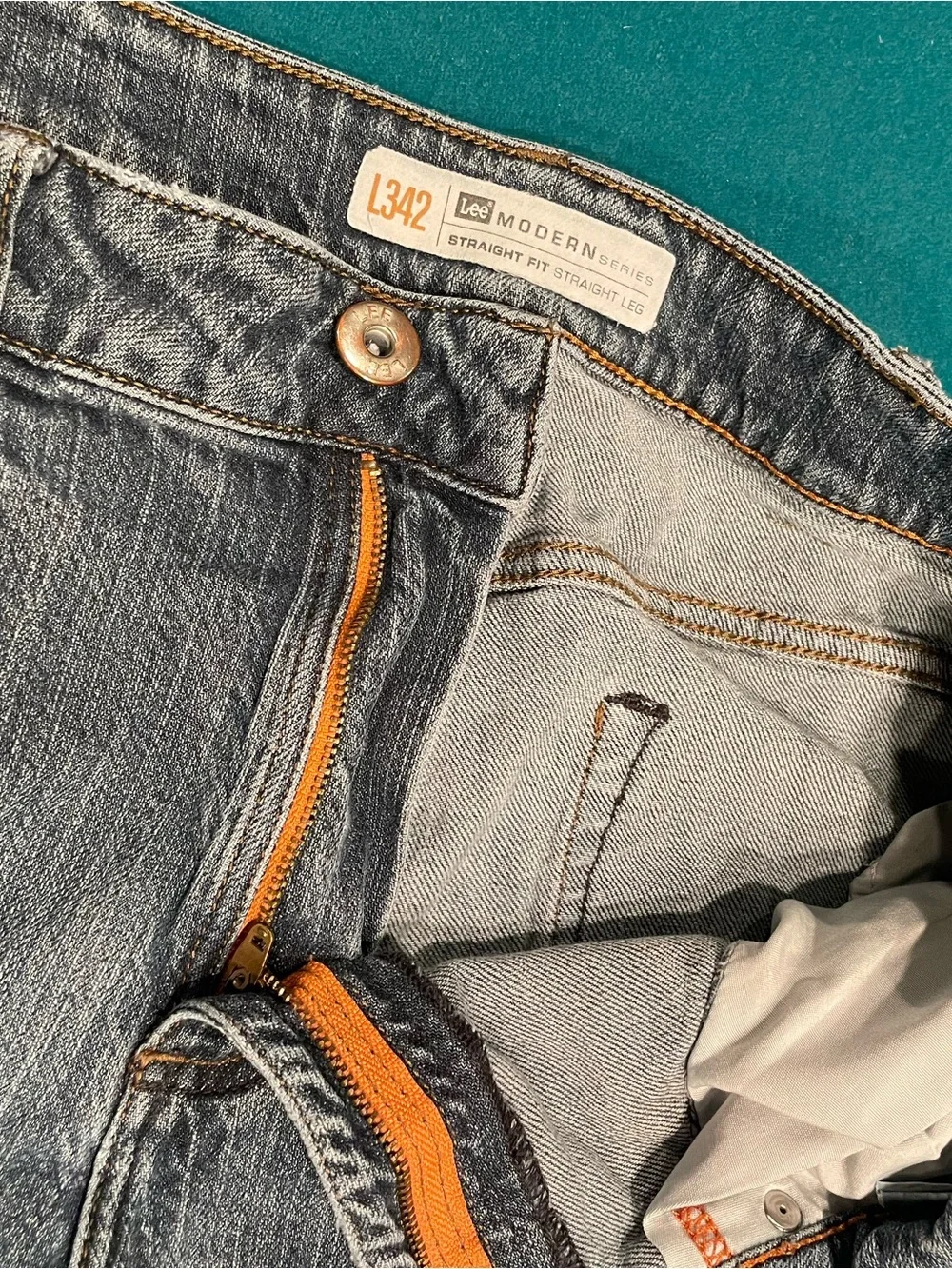 Lee Men's Faded Blue Straight Jeans